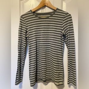 Banana Republic Long Sleeve Short Tshirt